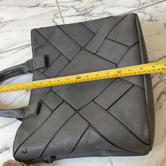 Co-lab Zippered Grey Vegan Leather Tote - EUC & big enough for a 12 in l… - Picture 10 of 11